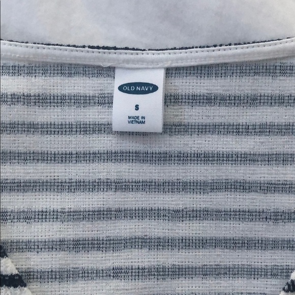 NWT old navy sleeveless top - Picture 3 of 4